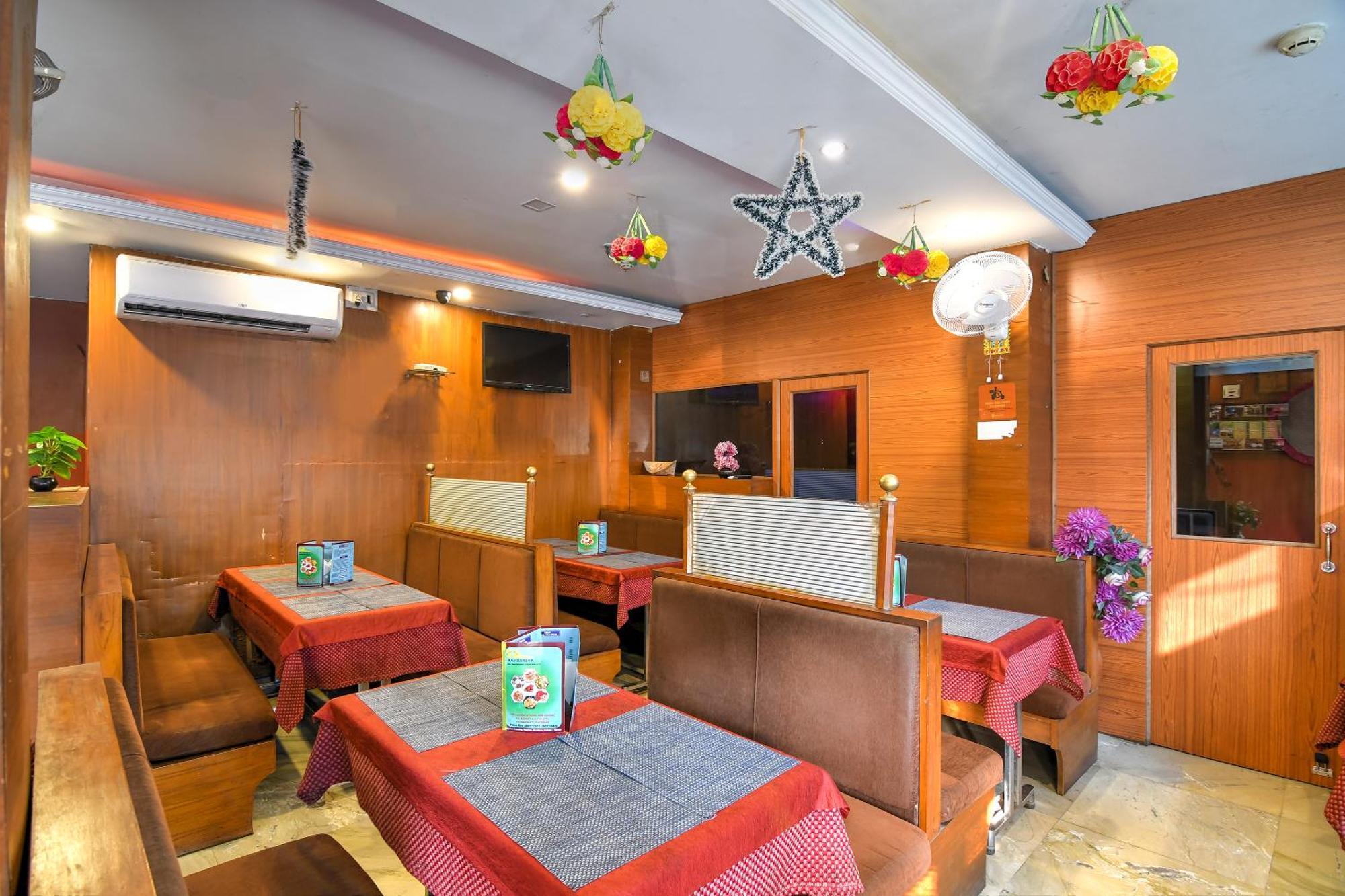 Brill Raj Palace Near City Centre 2 Kolkata Bagian luar foto