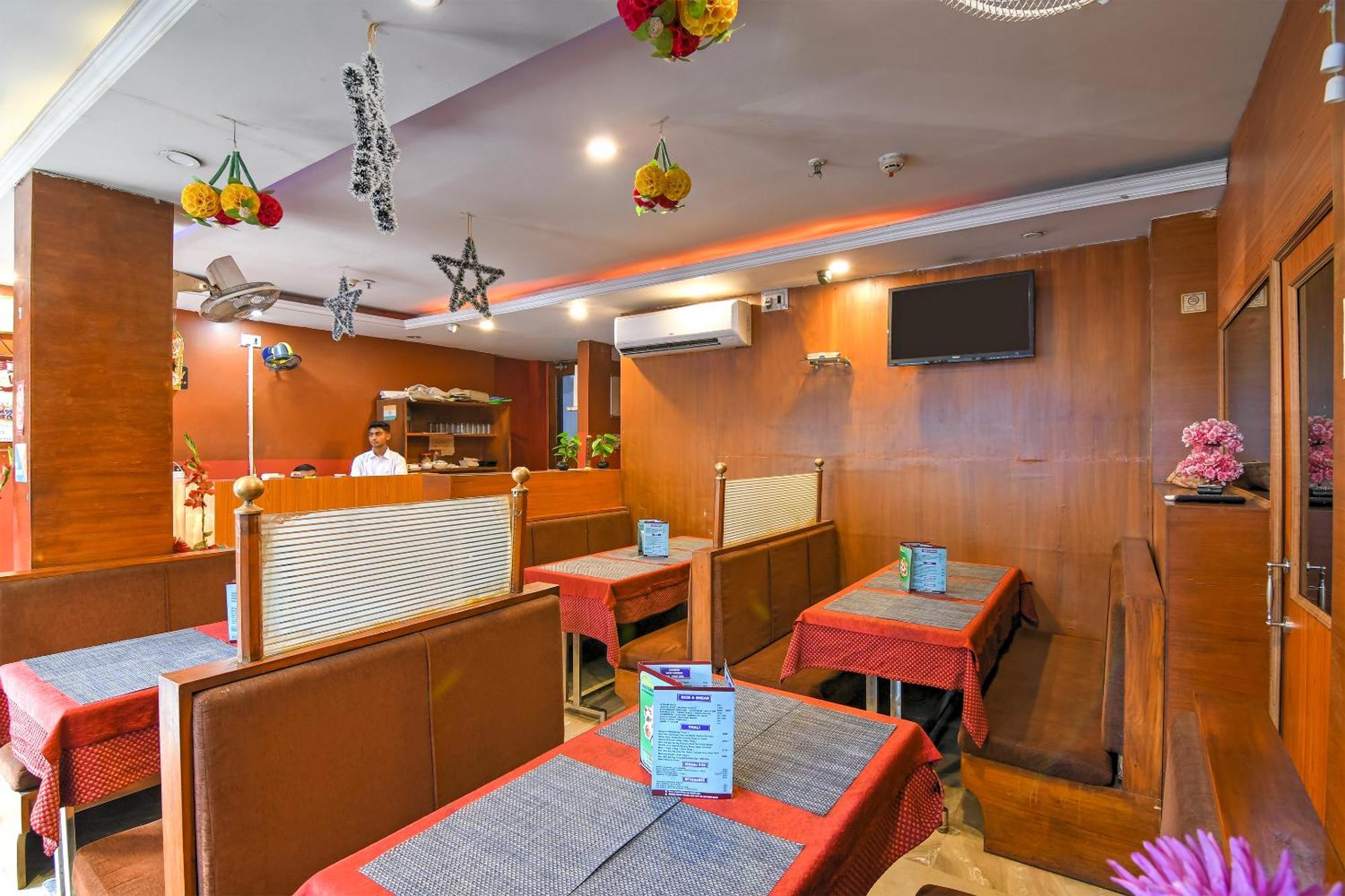 Brill Raj Palace Near City Centre 2 Kolkata Bagian luar foto