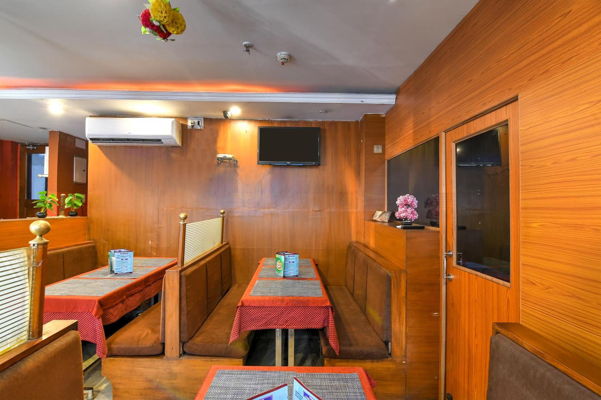 Brill Raj Palace Near City Centre 2 Kolkata Bagian luar foto