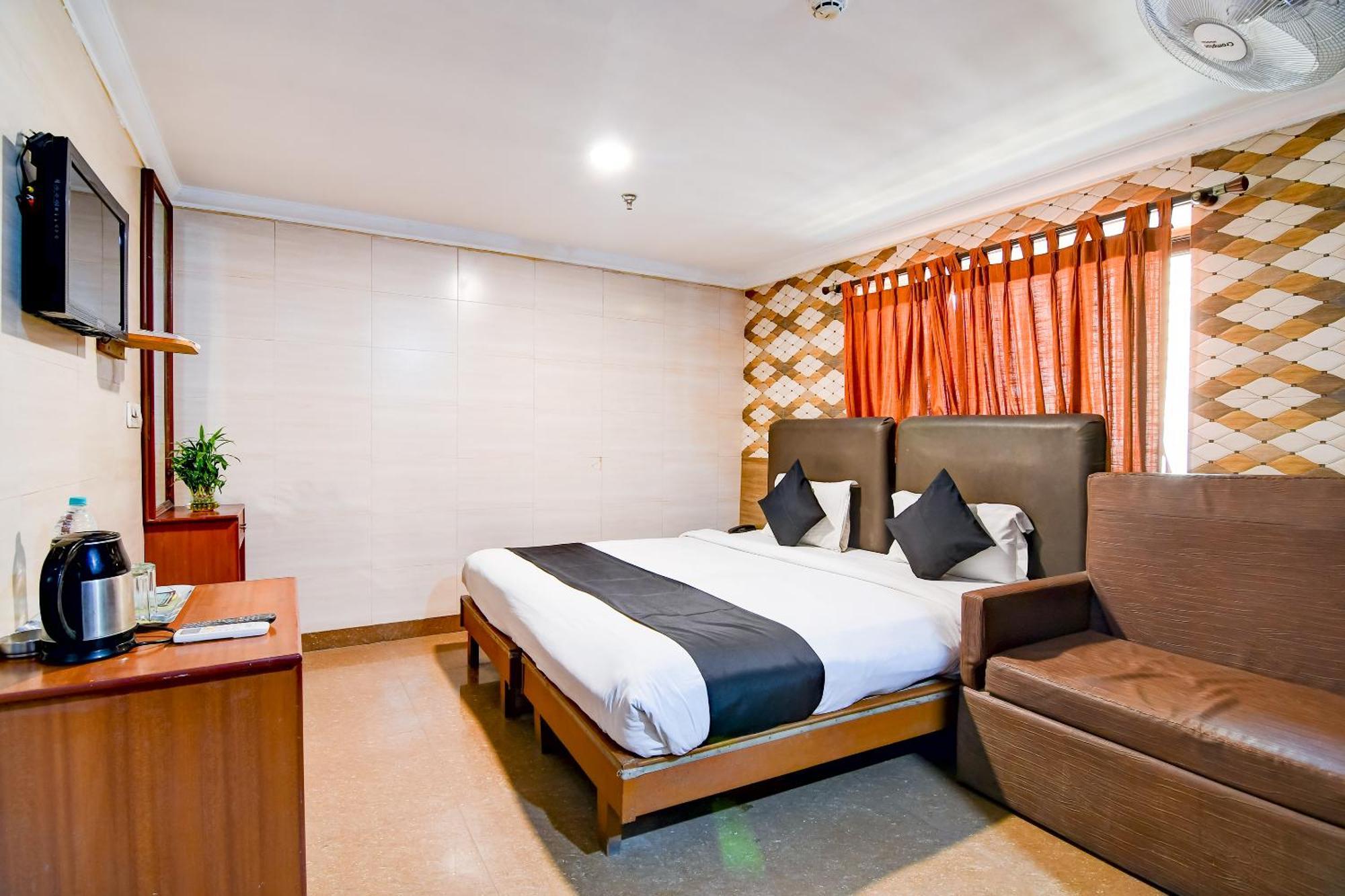 Brill Raj Palace Near City Centre 2 Kolkata Bagian luar foto